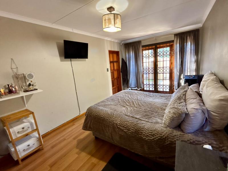 4 Bedroom Property for Sale in Pellissier Free State